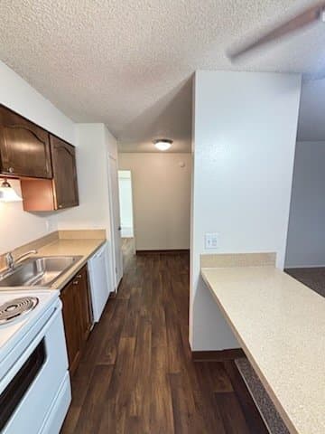 Beaverton Apartment: 3950 SW 102nd Ave