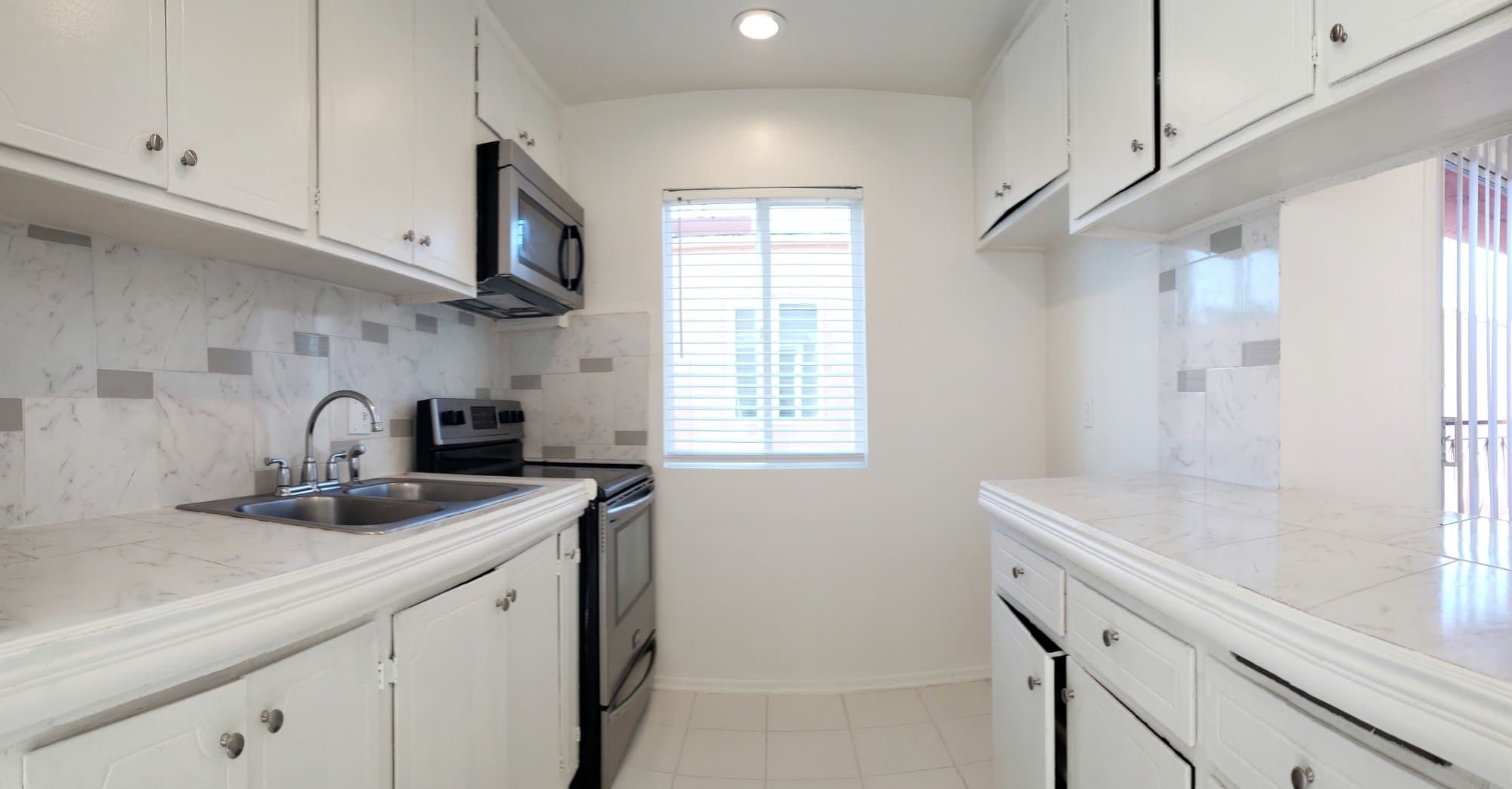 Van Nuys Apartment: 8108 Langdon Avenue