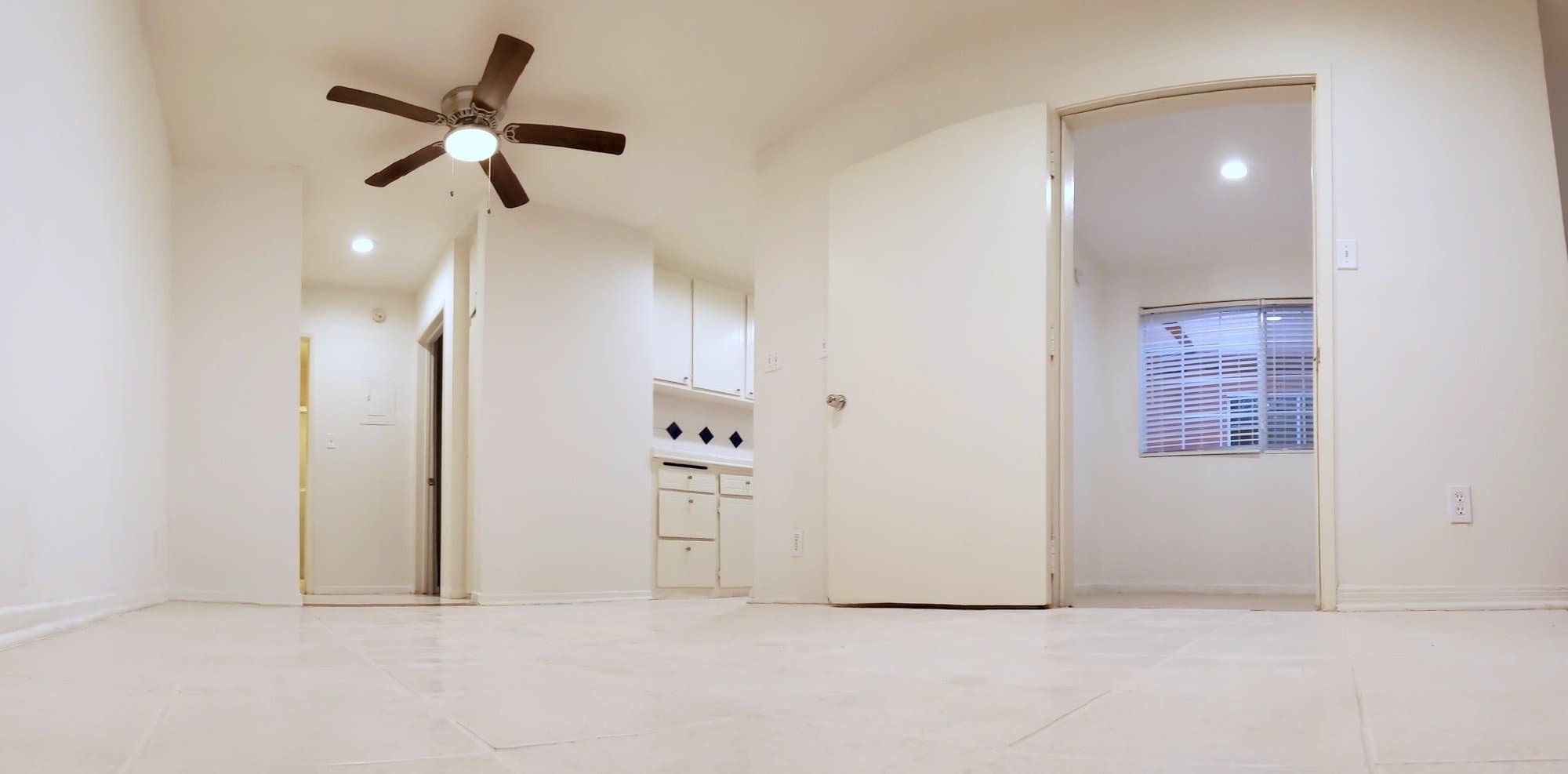 Van Nuys Apartment: 8108 Langdon Avenue