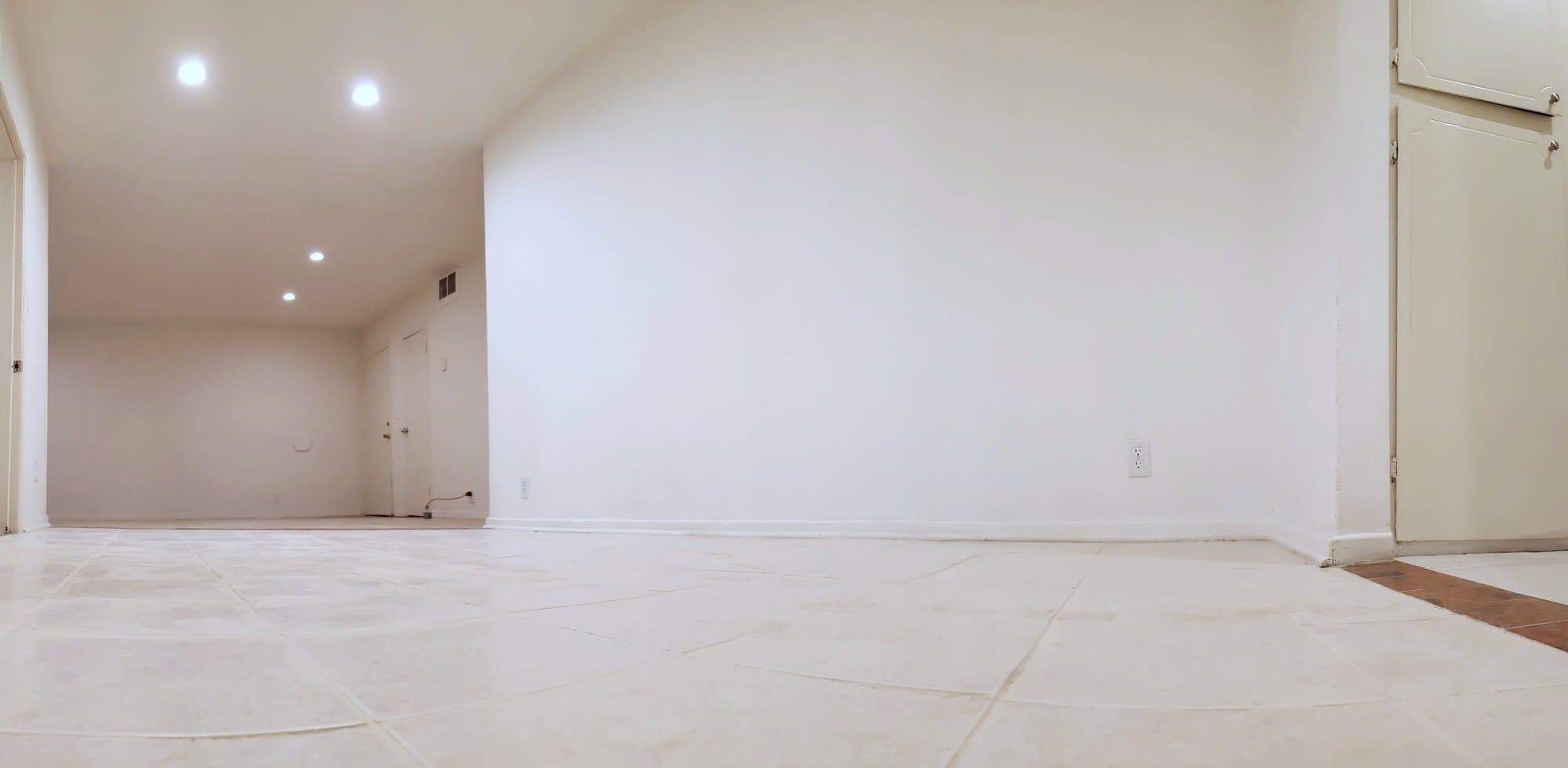 Van Nuys Apartment: 8108 Langdon Avenue