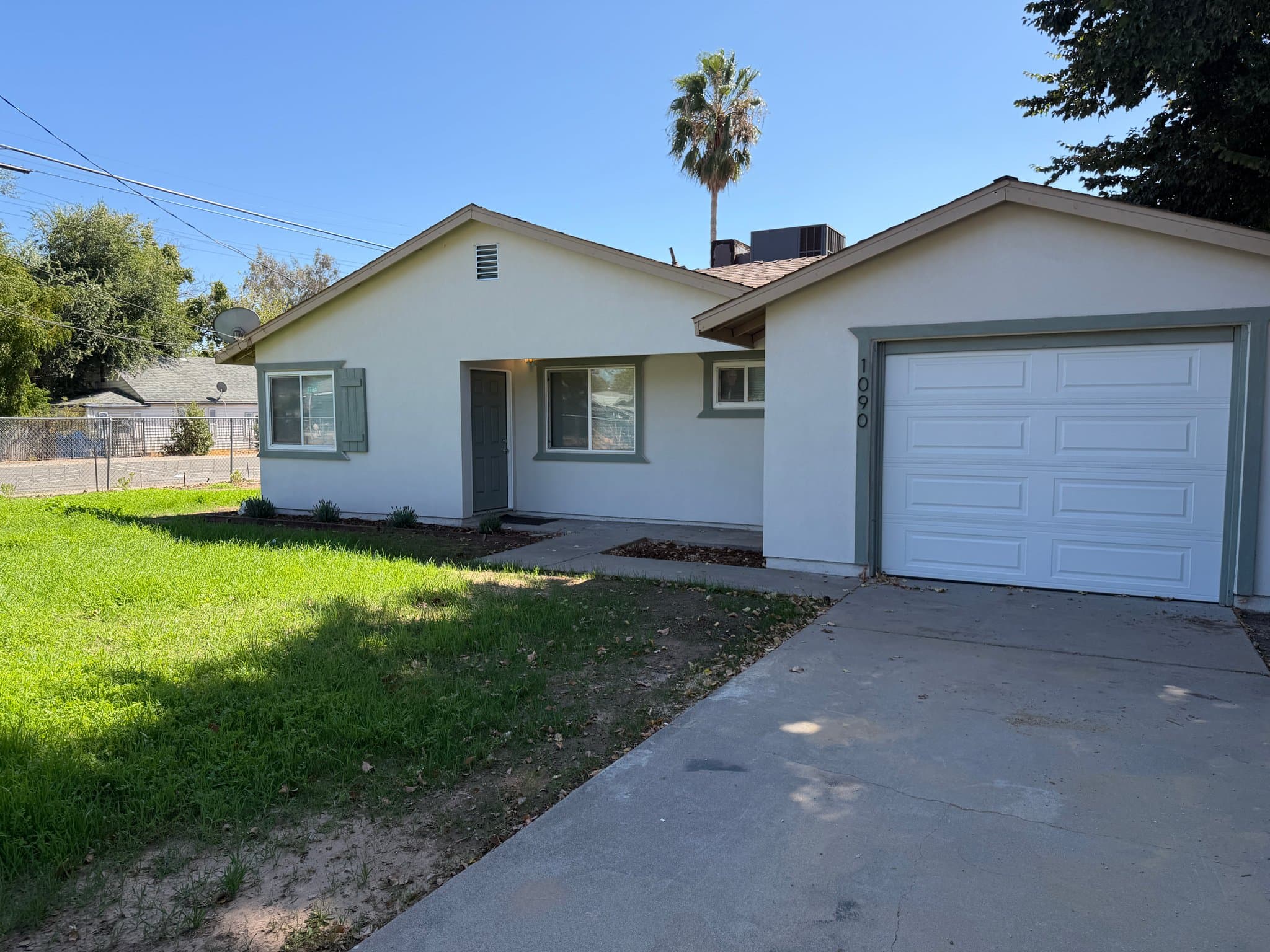 Sacramento House: 1090 Acacia Ave.