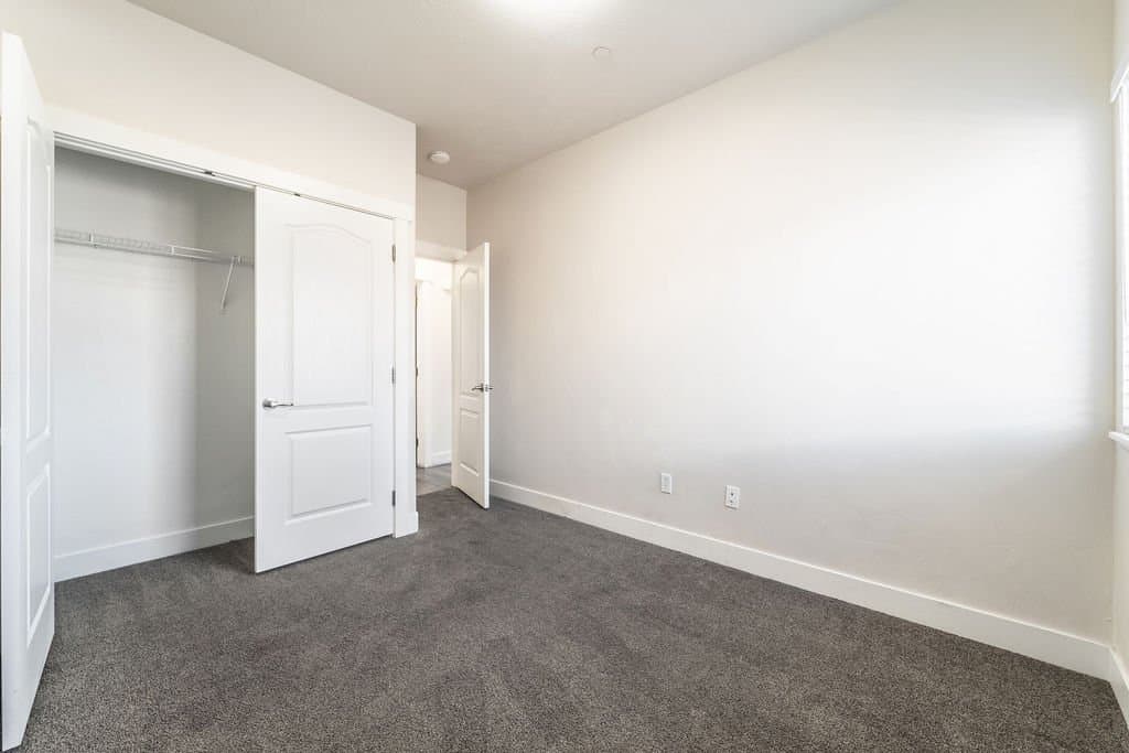 Draper Condo: 13528 S Venicia Way