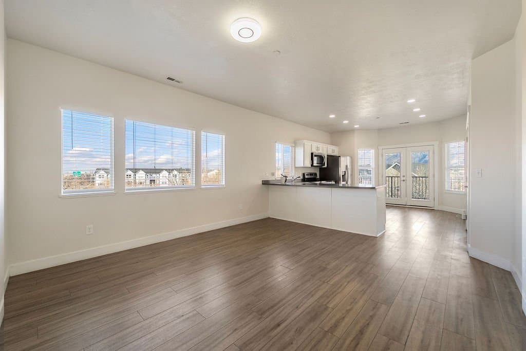 Draper Condo: 13528 S Venicia Way