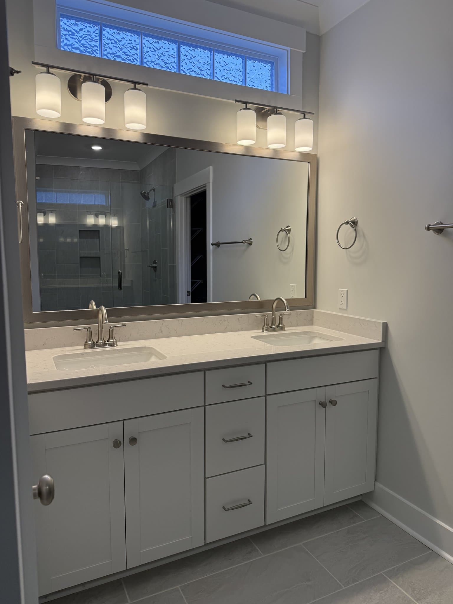 Summerville House: 107 Crosscut Ln