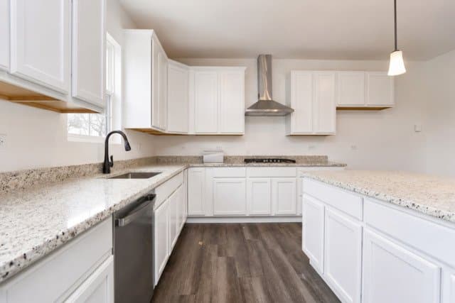 Plainfield House: 15203 S Emerson