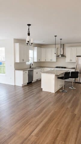 Plainfield House: 15203 S Emerson