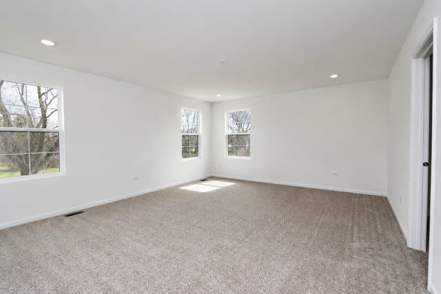 Plainfield House: 15203 S Emerson