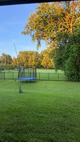 Plainfield House: 15203 S Emerson