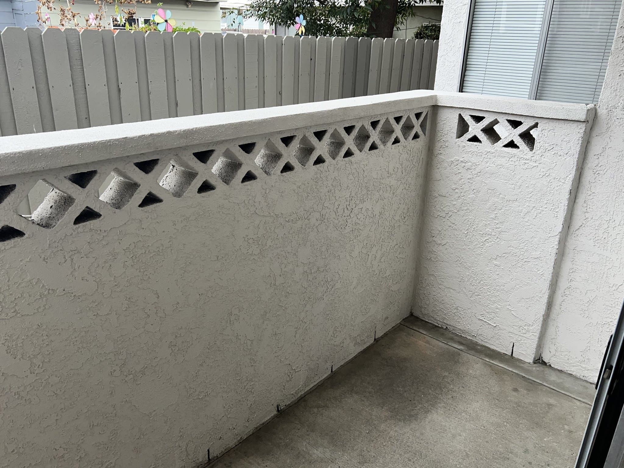Los Angeles Apartment: 4072 Inglewood Blvd.
