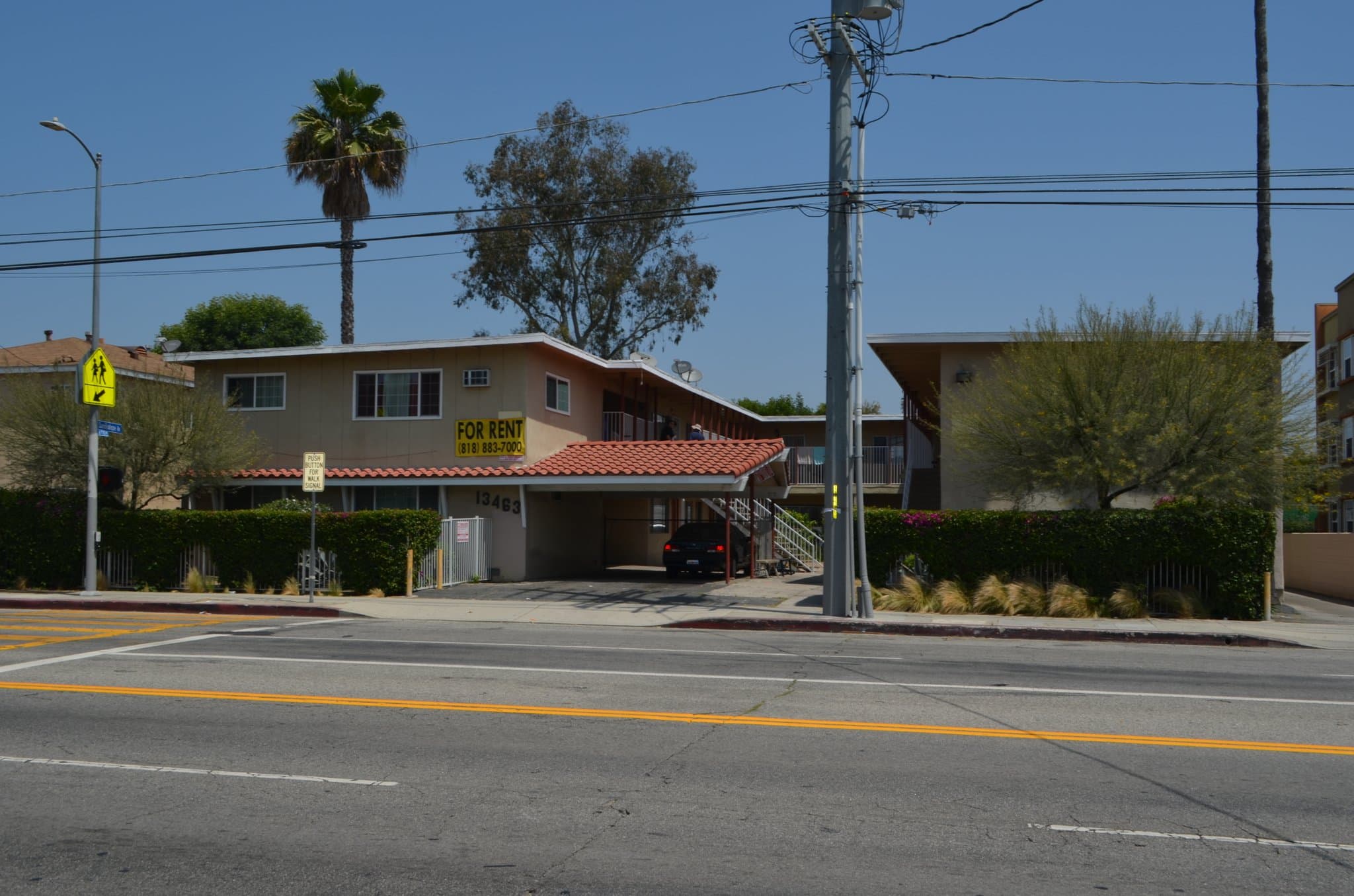 Van Nuys Apartment: 13463 Vanowen St