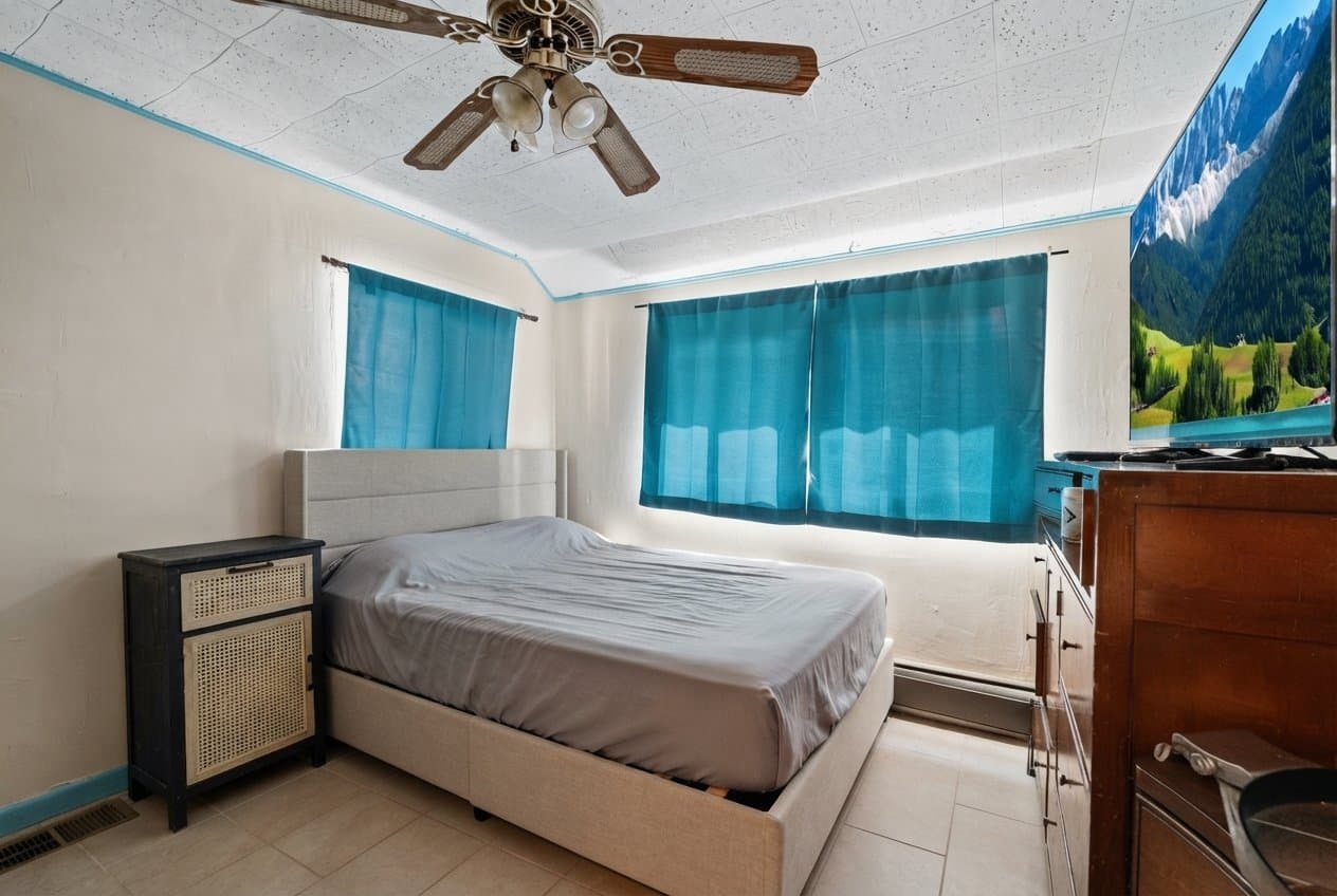 Saint Petersburg House: 5401 21st Ave S