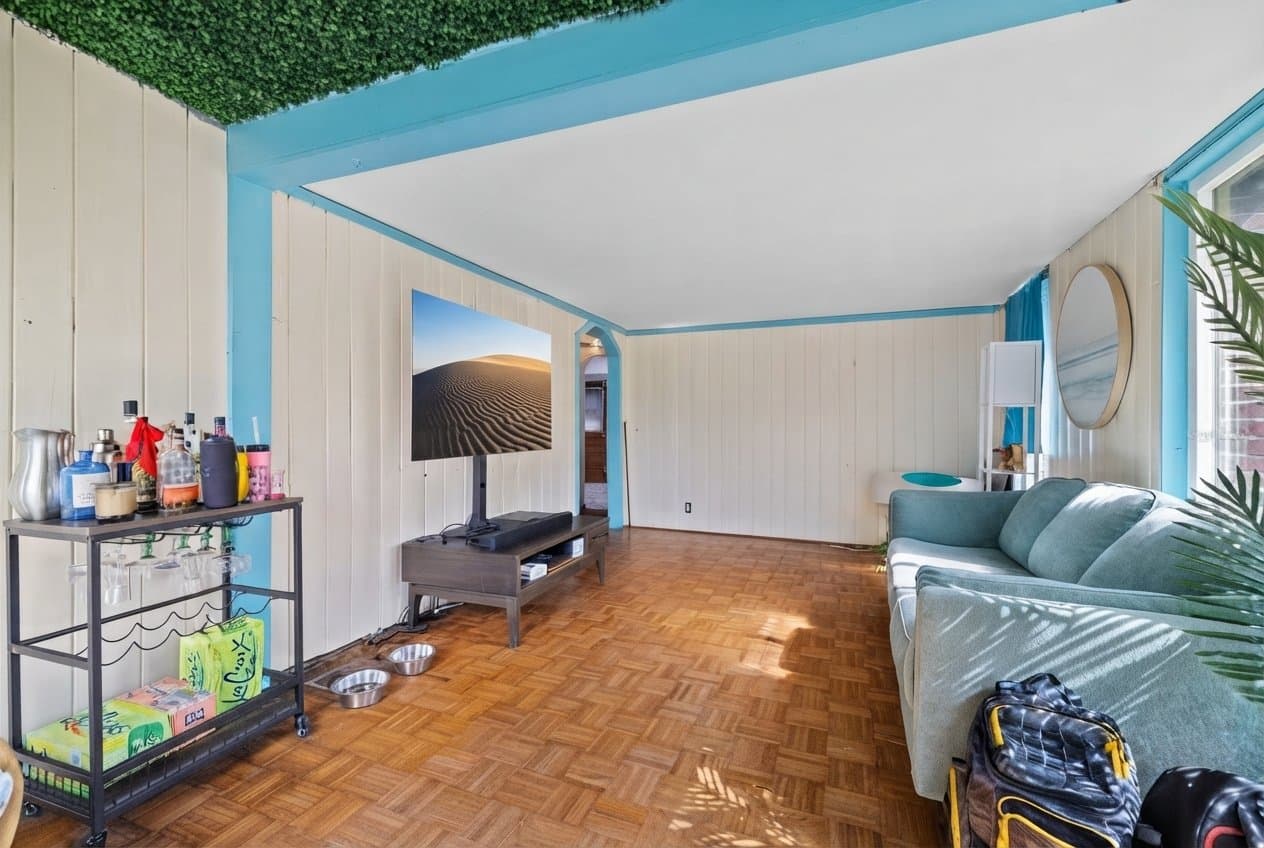Saint Petersburg House: 5401 21st Ave S