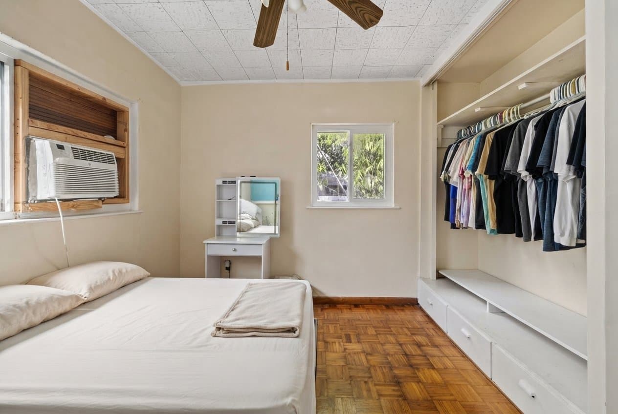 Saint Petersburg House: 5401 21st Ave S