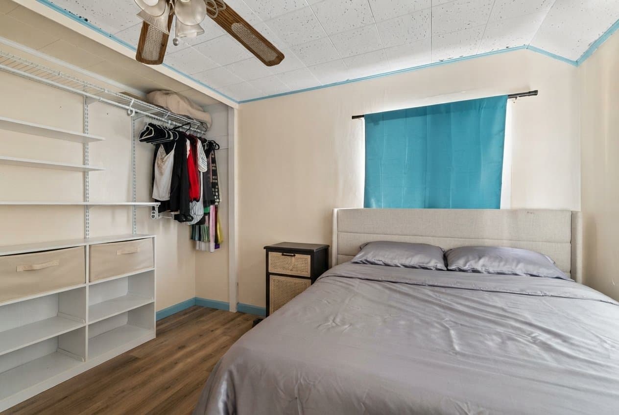 Saint Petersburg House: 5401 21st Ave S