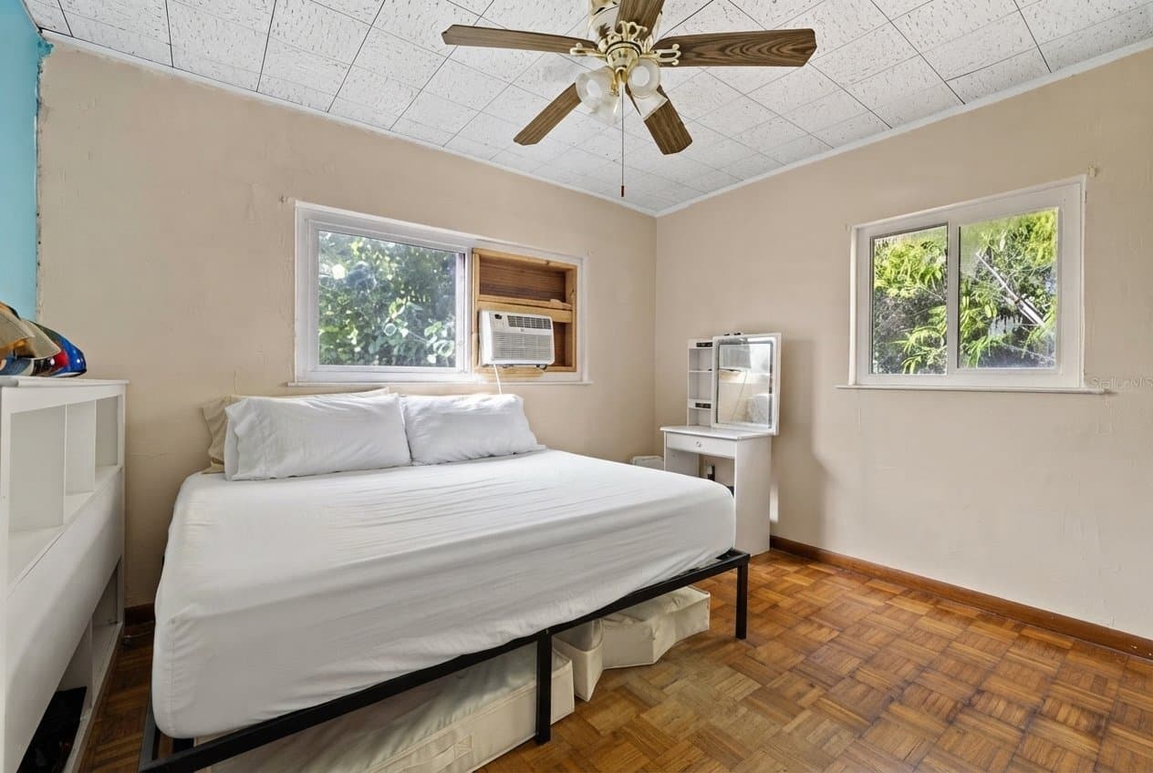 Saint Petersburg House: 5401 21st Ave S