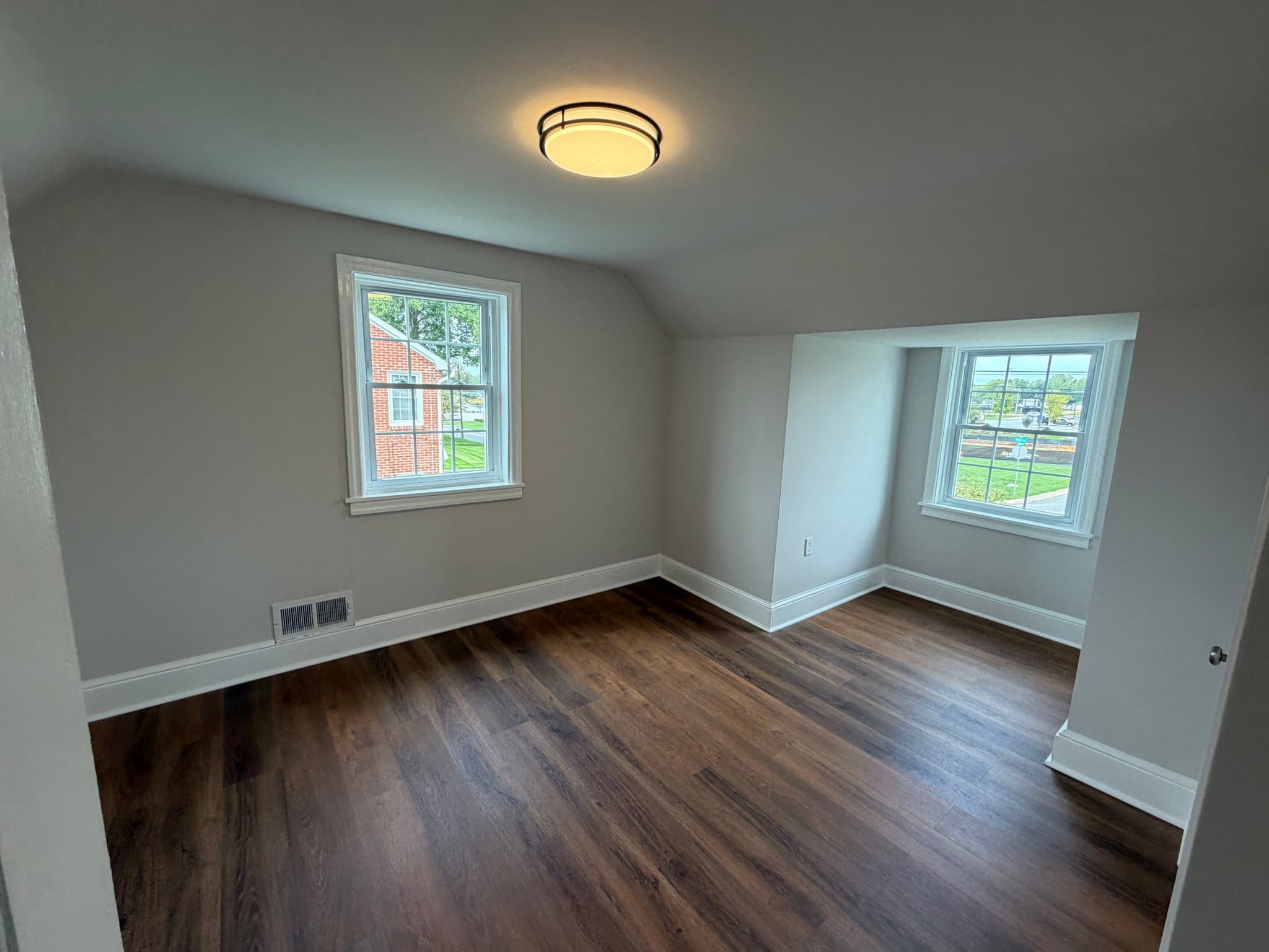 Lancaster House: 864 Eden Road
