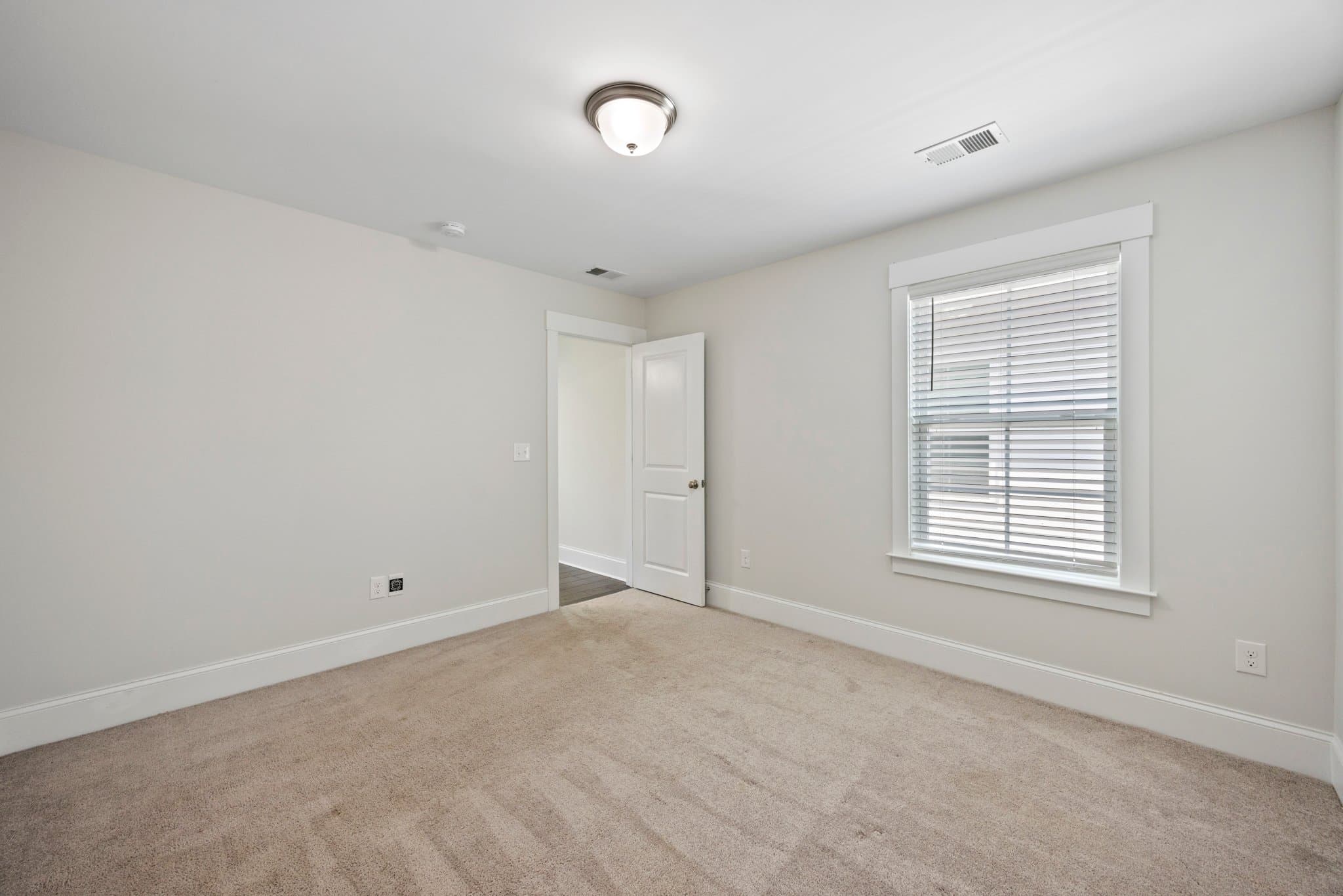Wilmington House: 636 Countryside Ln