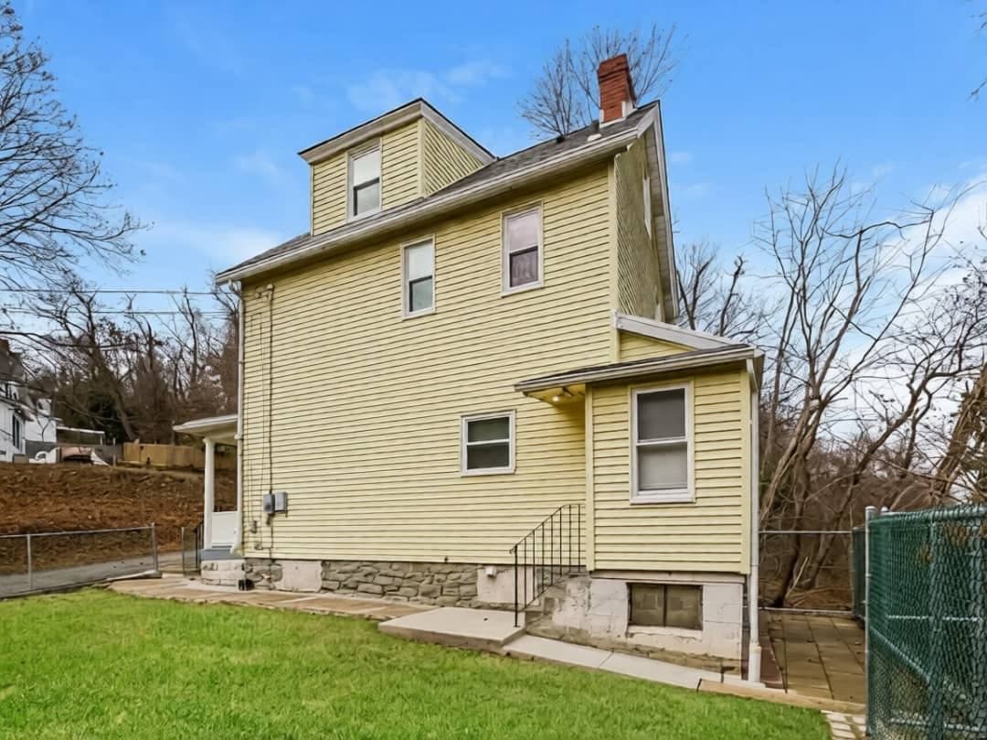 Pittsburgh House: 2411 Wurzell Ave