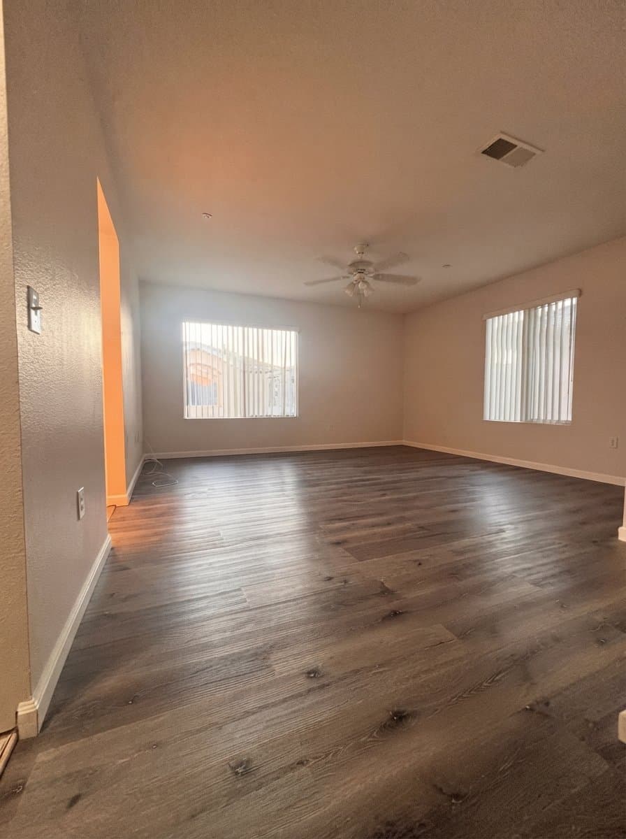 El Cajon Townhome: 547 Hart Dr