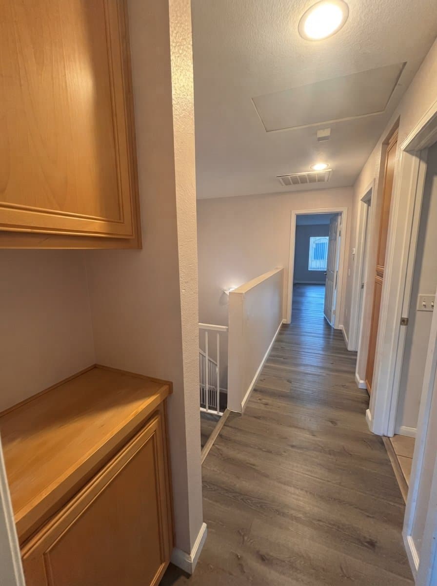 El Cajon Townhome: 547 Hart Dr