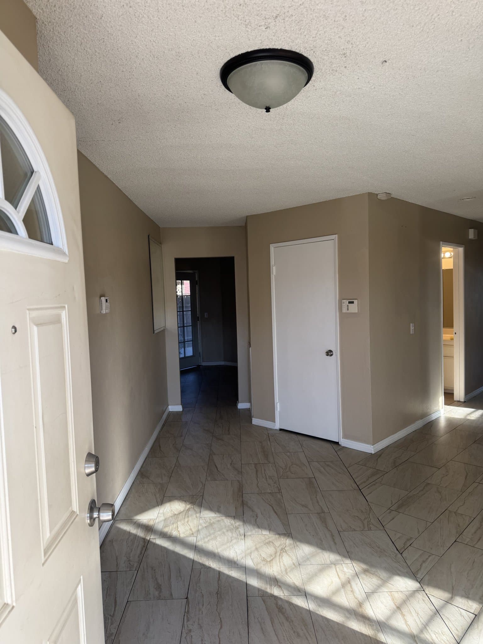 hesperia House: 14373 Linden St Hesperia, CA
