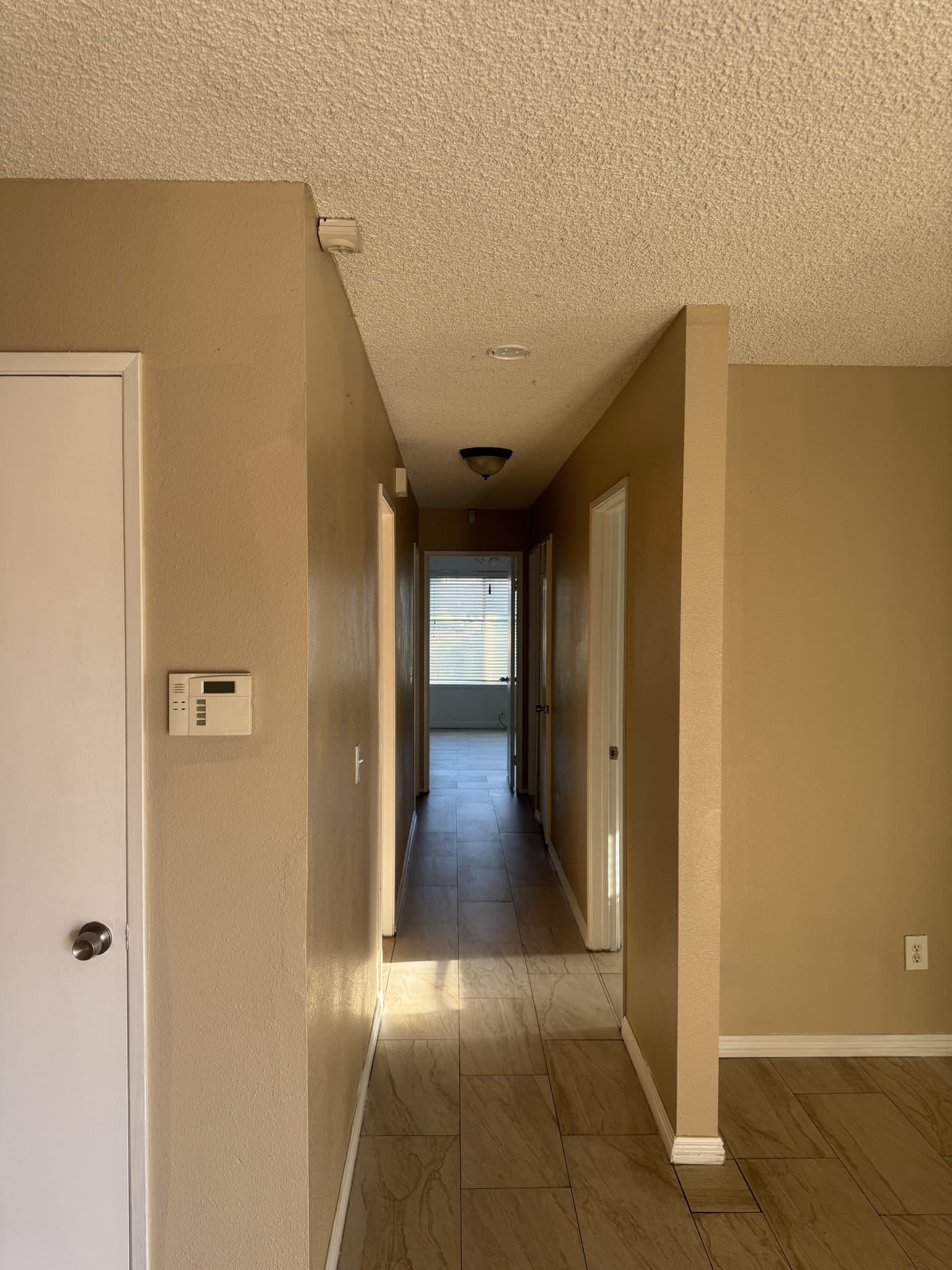hesperia House: 14373 Linden St Hesperia, CA