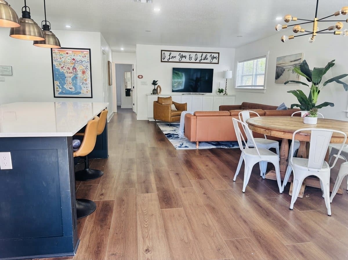 Tampa House: 4211 S Drexel Ave