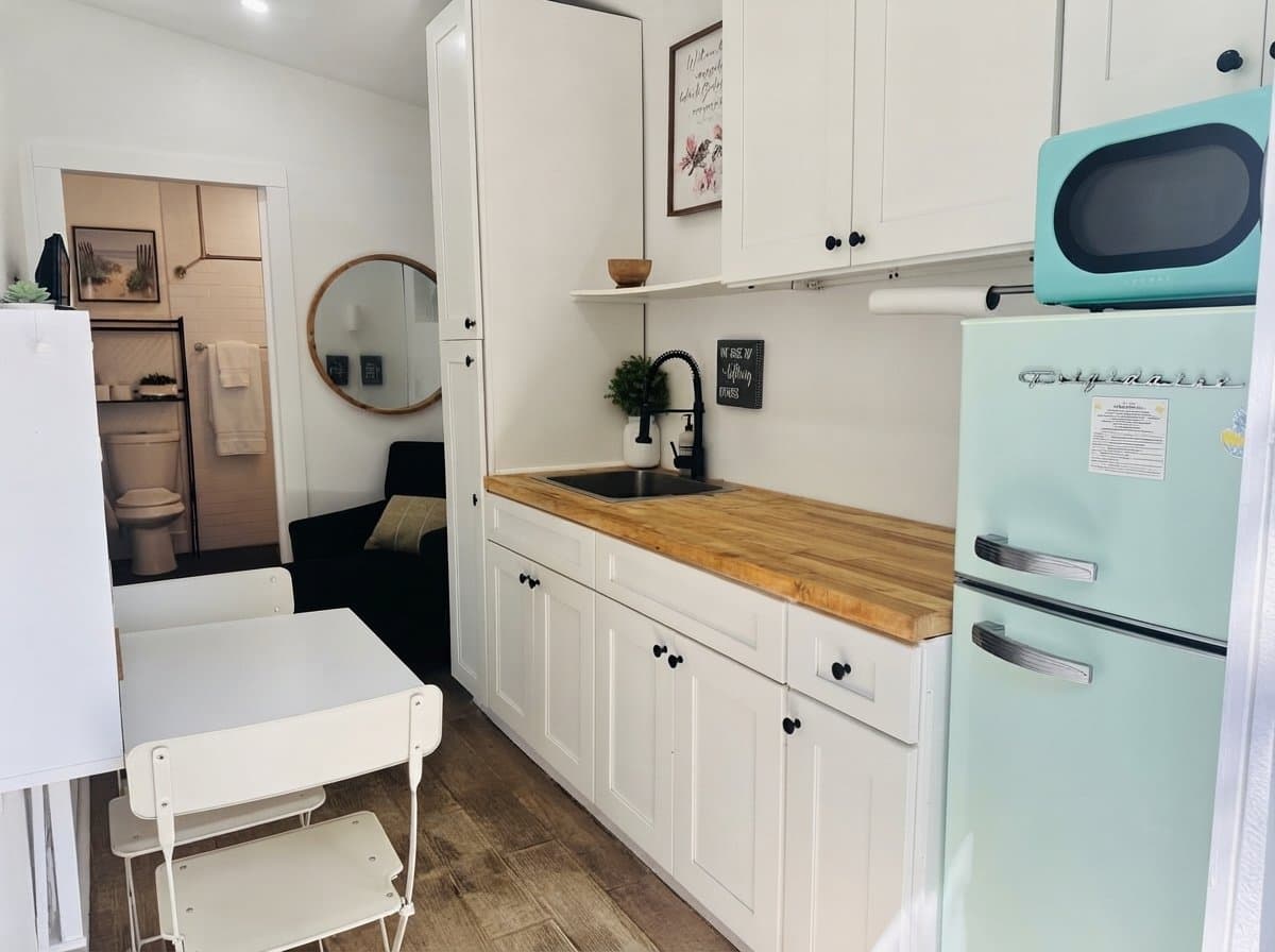 Tampa House: 4211 S Drexel Ave