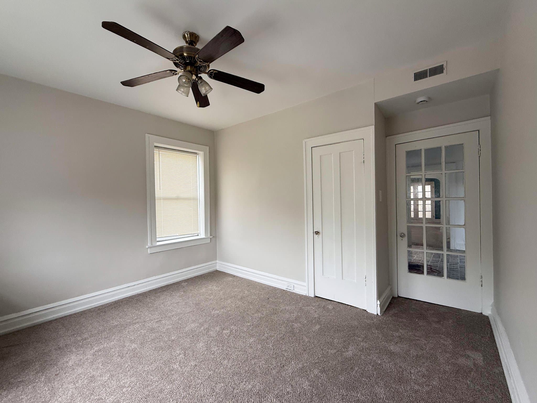 St Louis Apartment: 4909 Lansdowne
