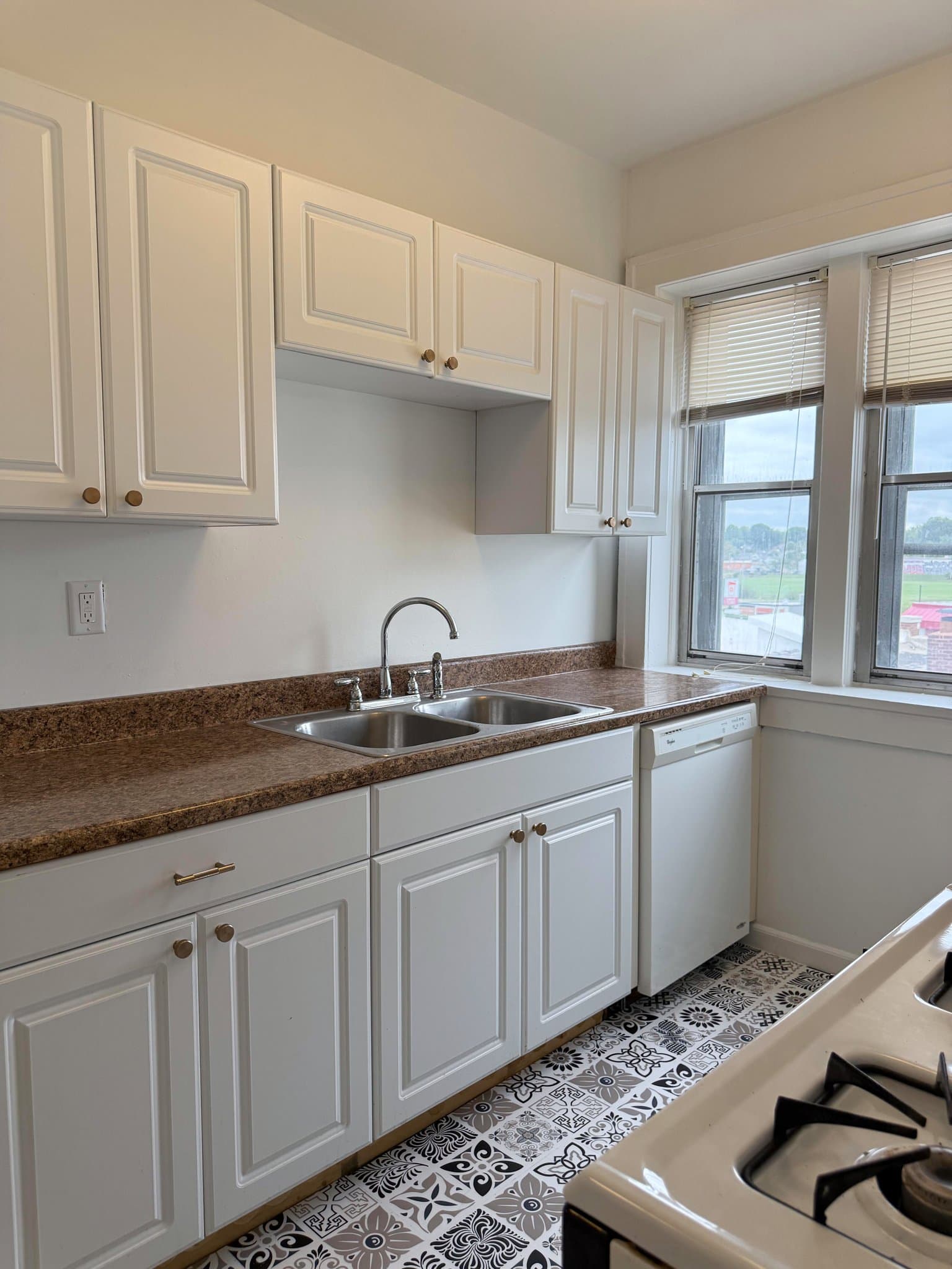 St Louis Apartment: 4909 Lansdowne