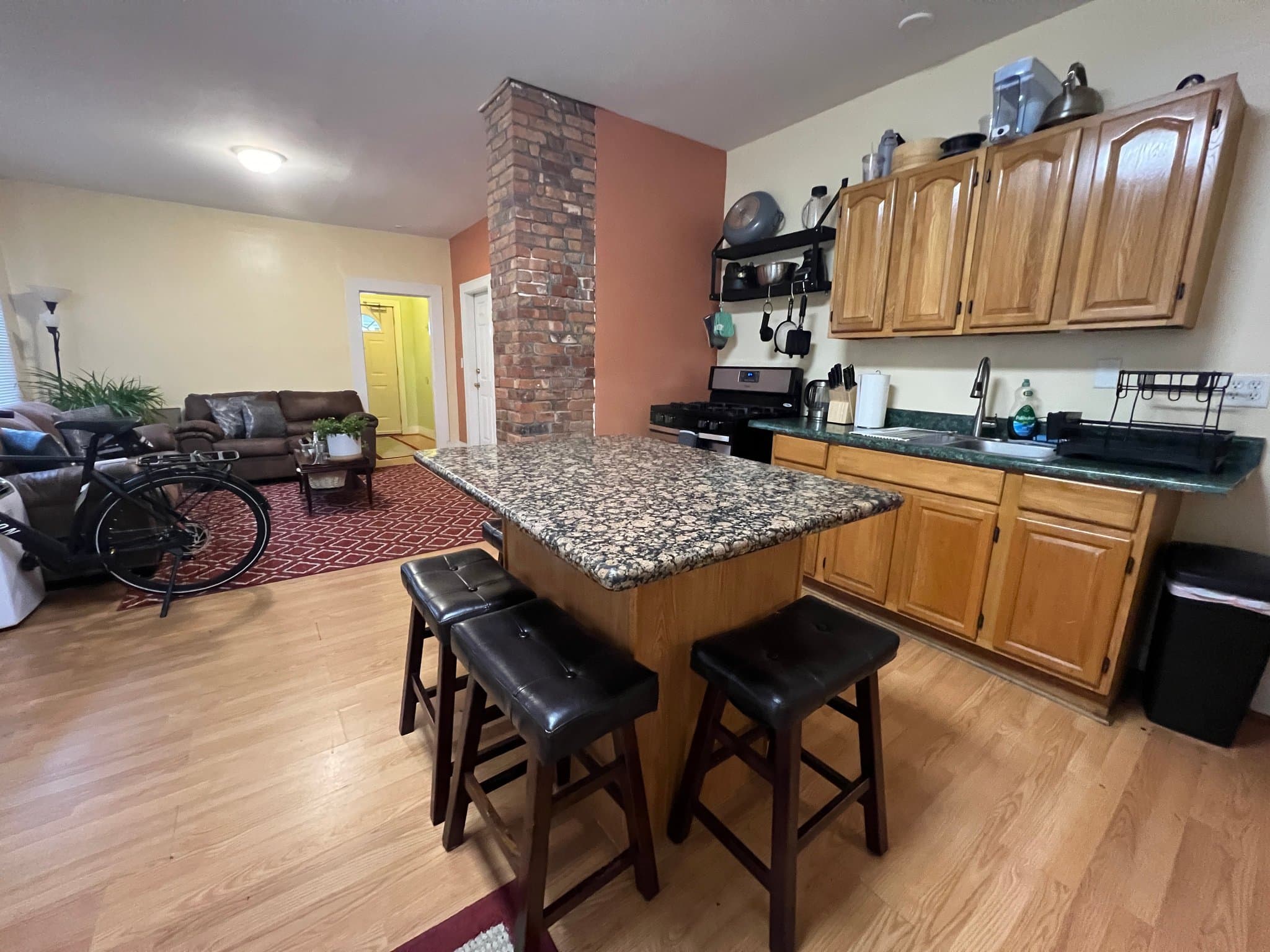 Providence Single Room: 206 California Ave