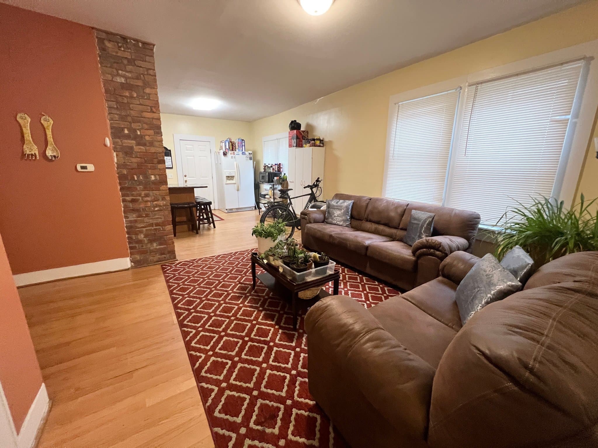 Providence Single Room: 206 California Ave