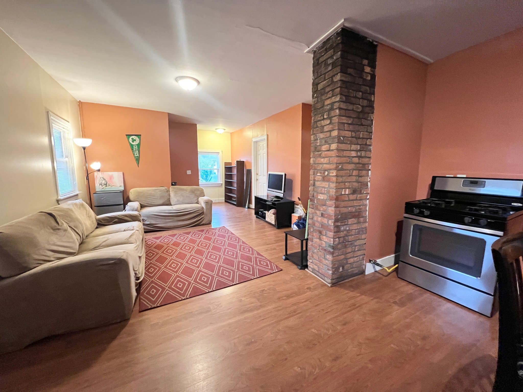 Providence Single Room: 206 California Ave