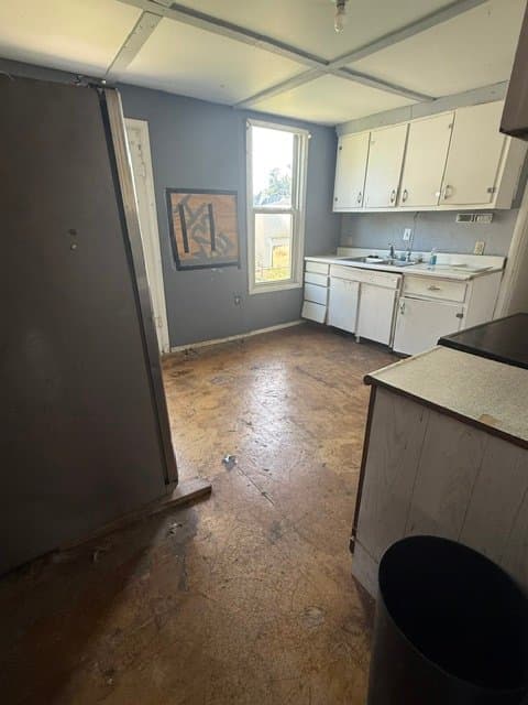 Centralia House: 327 N Hickory St.
