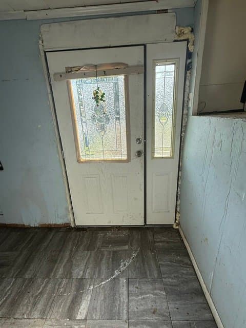 Centralia House: 327 N Hickory St.