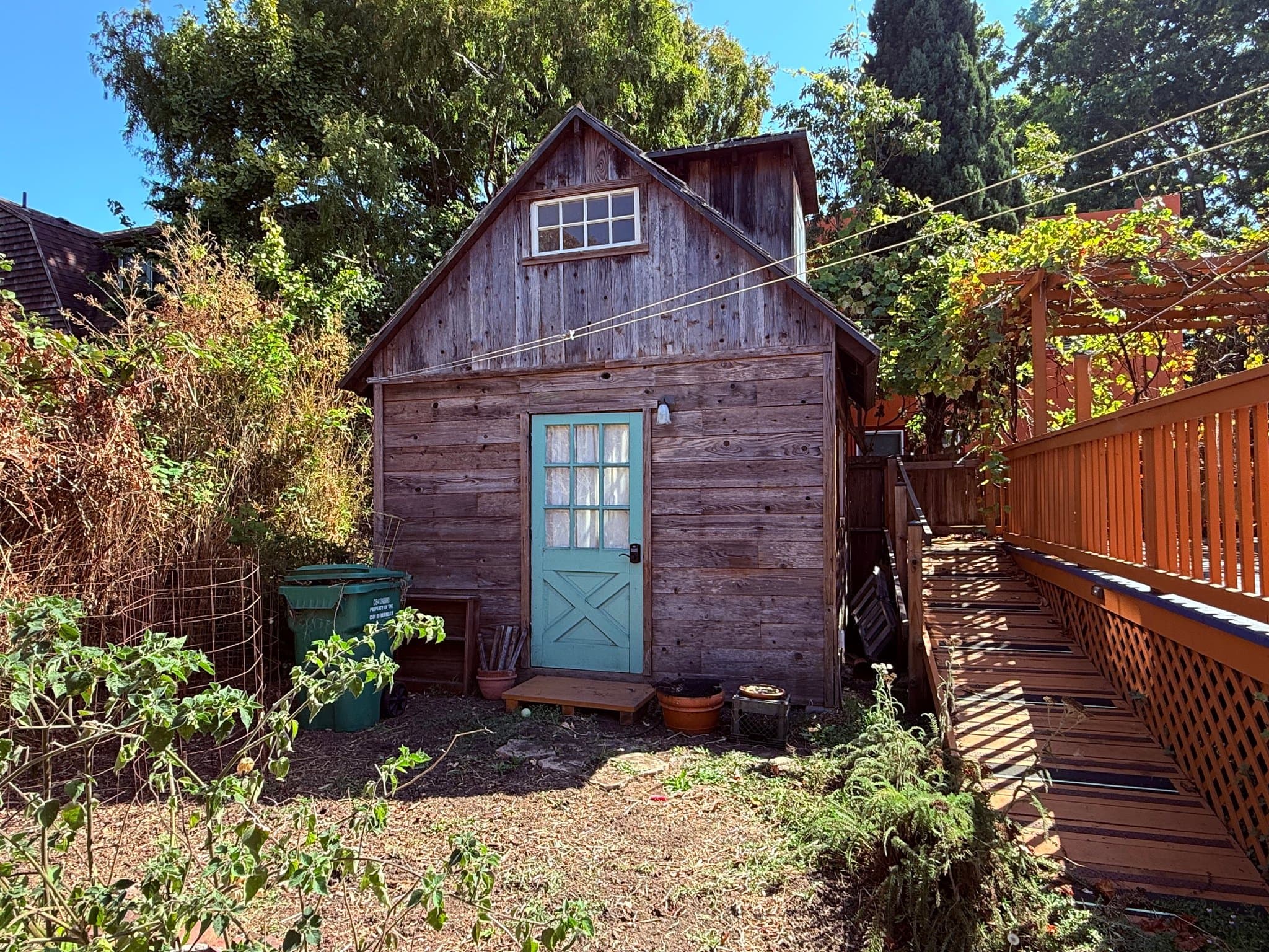 Berkeley House: 1822 Carleton St