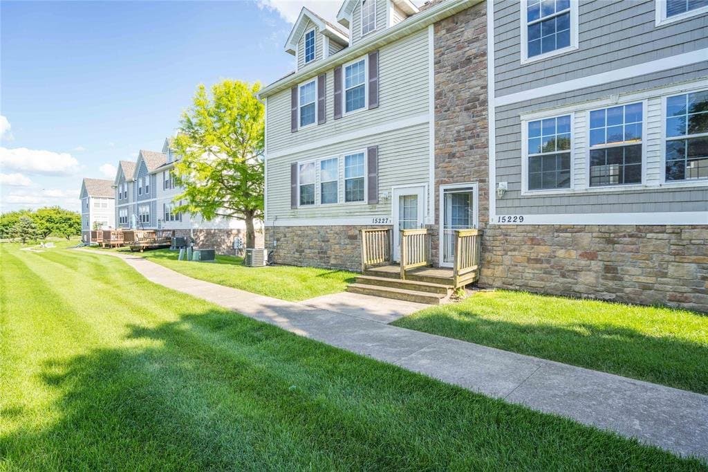 Urbandale Townhome: 15229 Alpine Dr