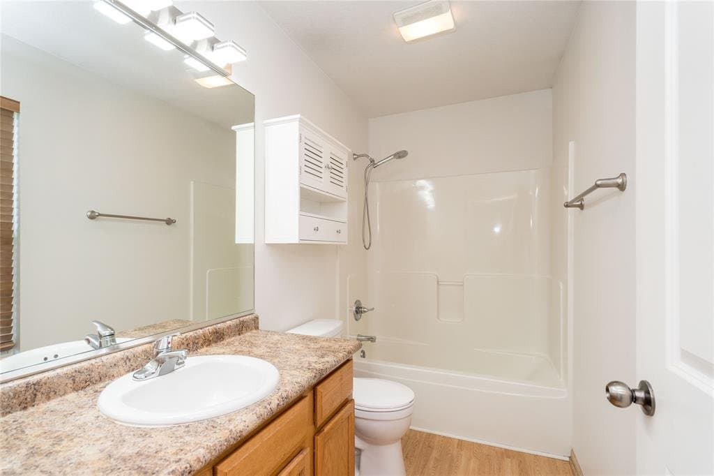 Urbandale Townhome: 15229 Alpine Dr