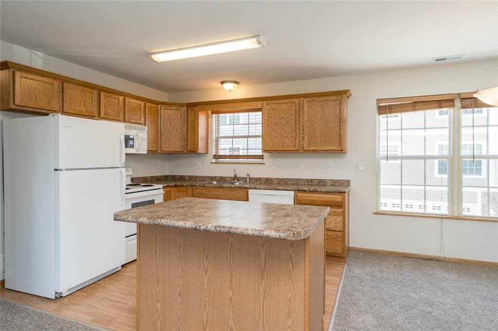Urbandale Townhome: 15229 Alpine Dr