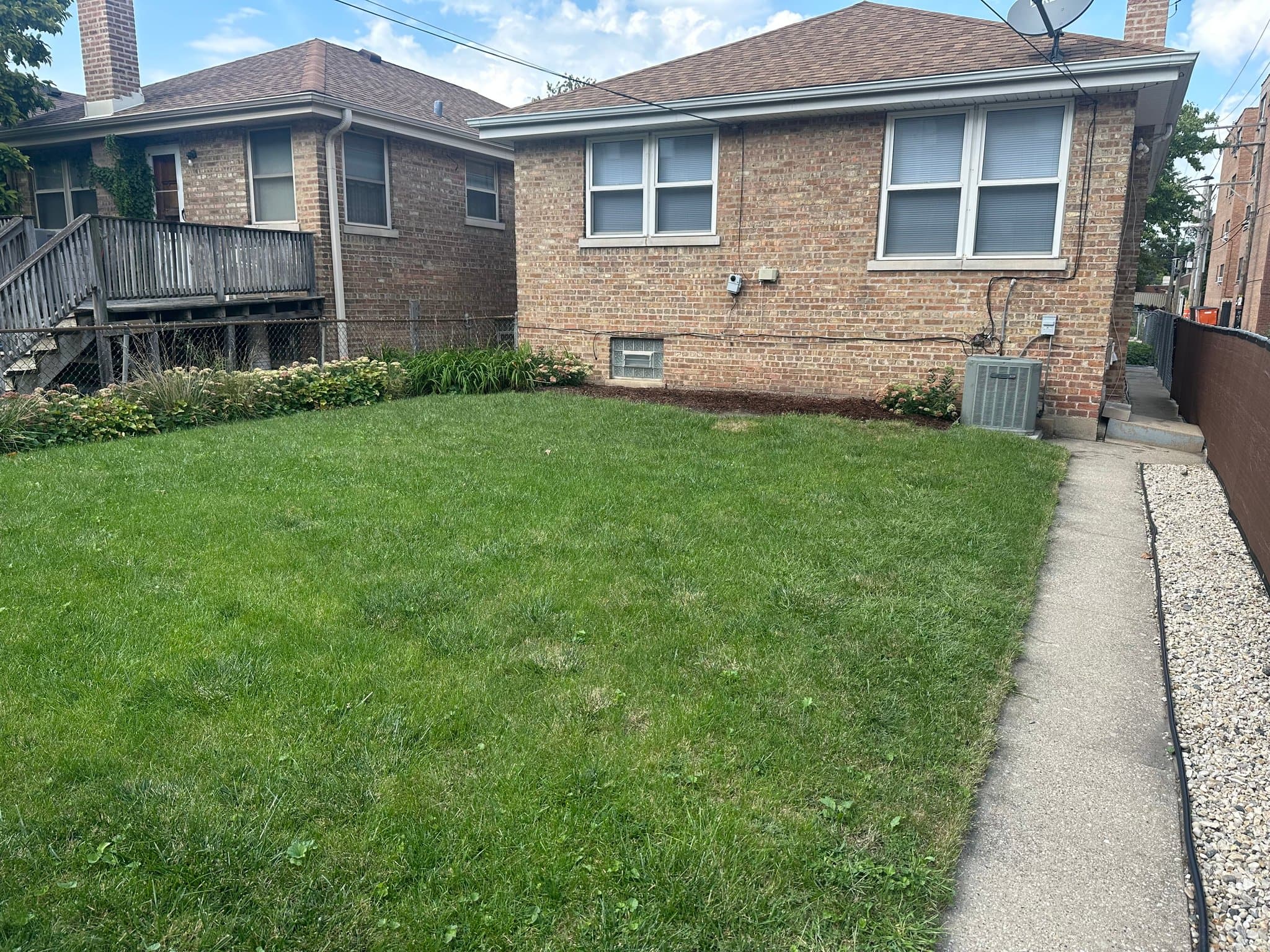 Chicago House: 2015 W Summerdale Ave