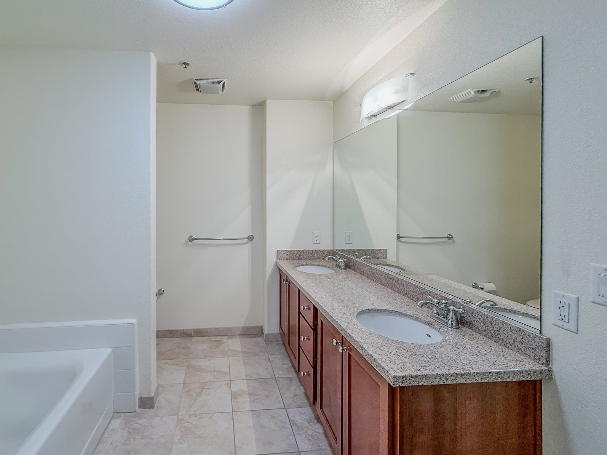 Oakland Condo: 423 7th St