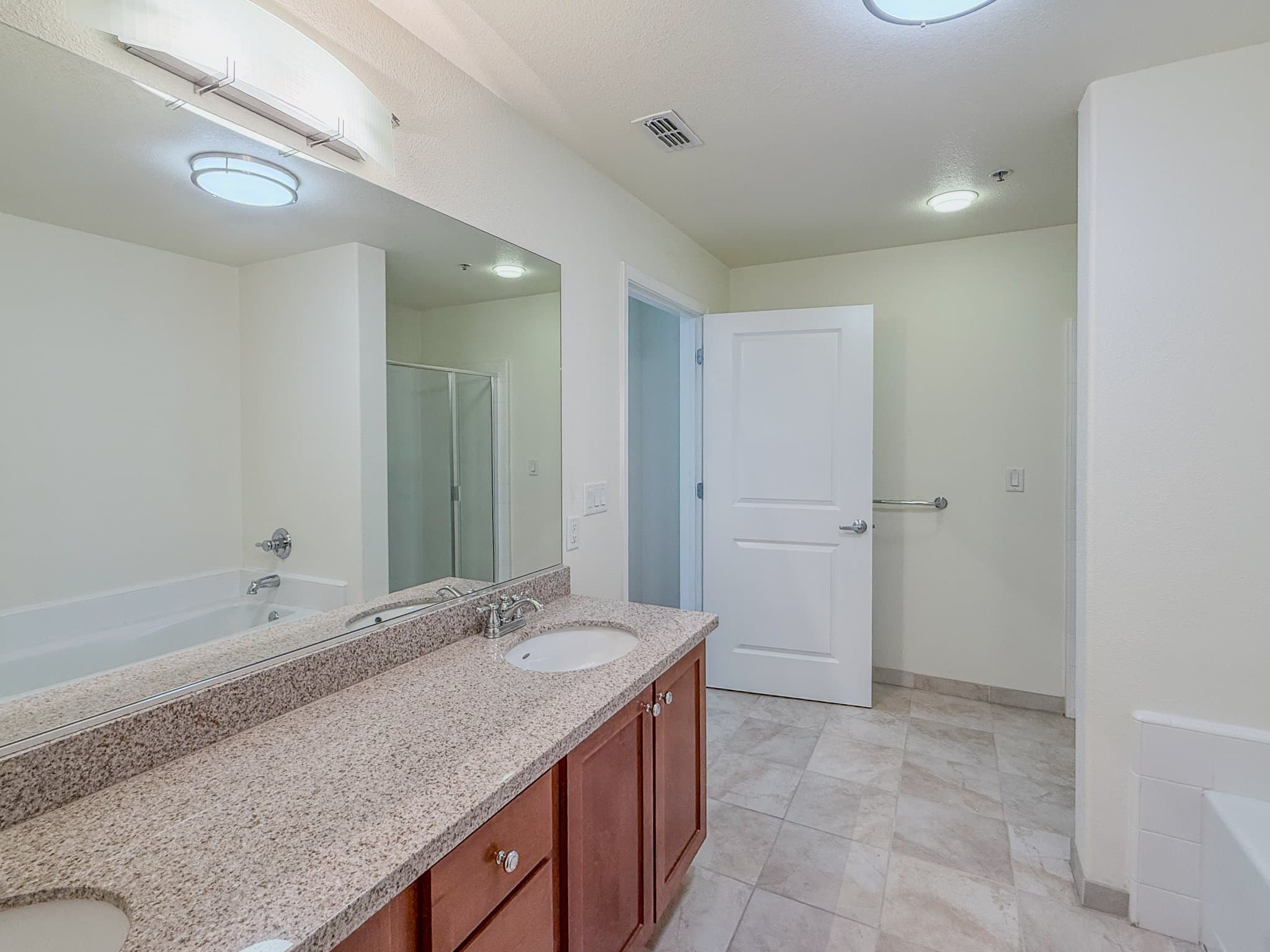 Oakland Condo: 423 7th St