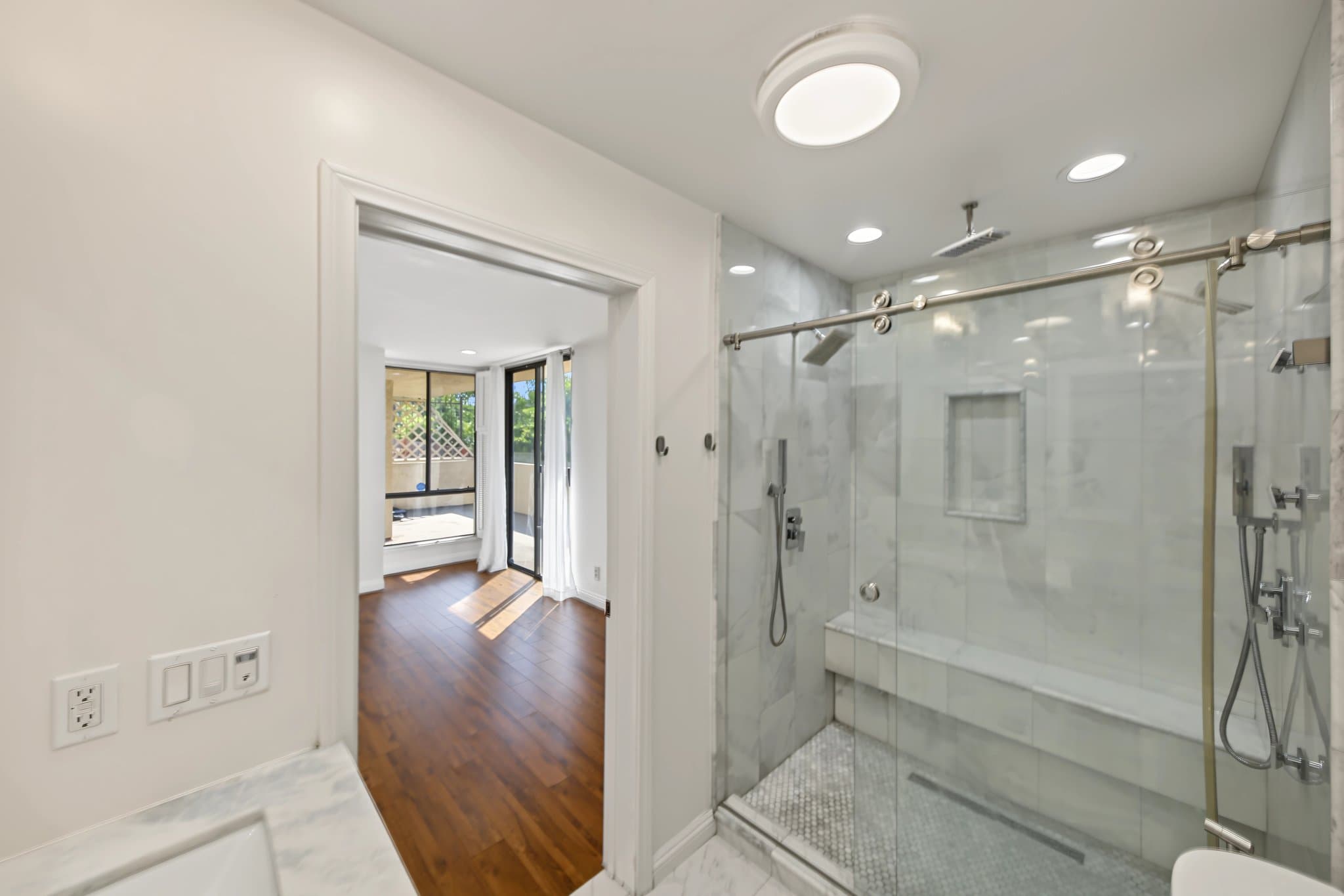 Los Angeles Condo: 7001 S La Cienega Blvd