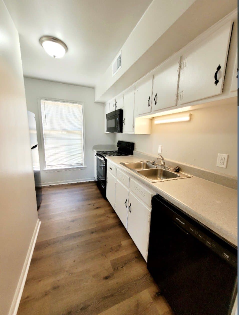 Hampton Townhome: 97 W County Street