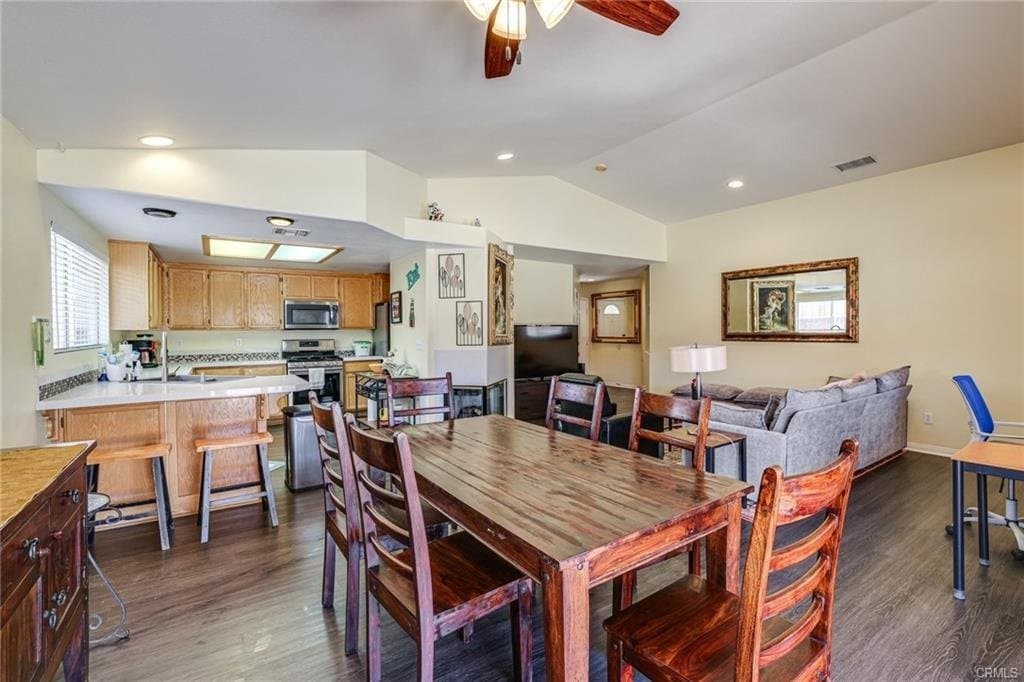 Yucca Valley House: 8523 Barberry Ave