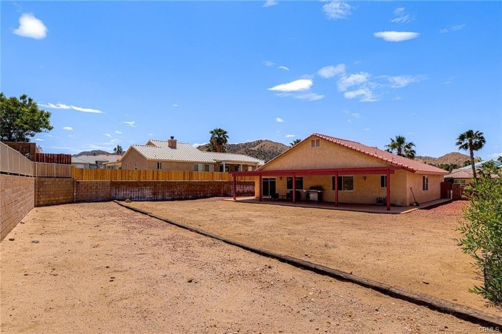 Yucca Valley House: 8523 Barberry Ave