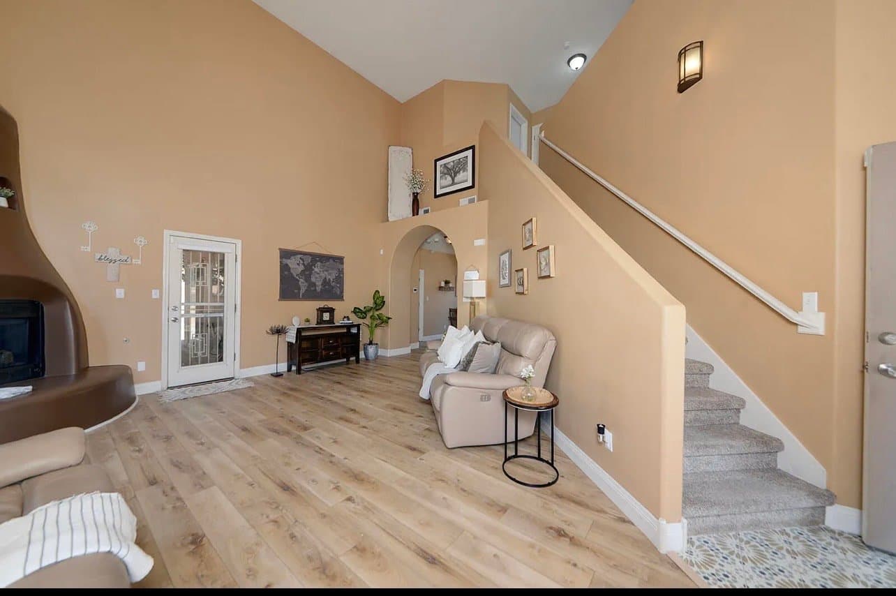 Albuquerque House: 1012 Casa Maria Rd NE