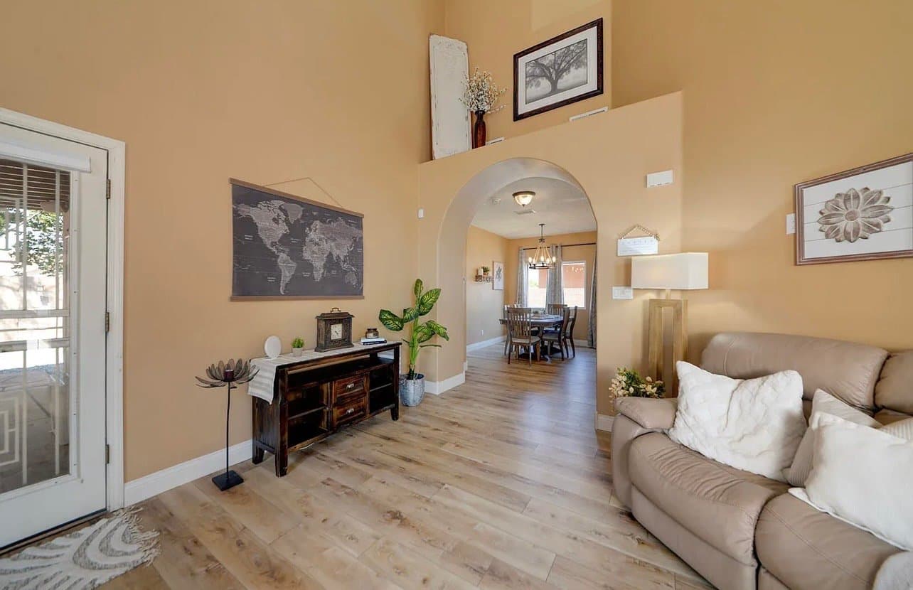 Albuquerque House: 1012 Casa Maria Rd NE