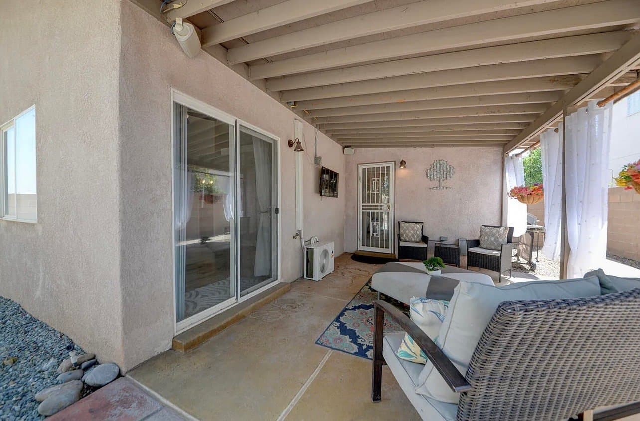 Albuquerque House: 1012 Casa Maria Rd NE