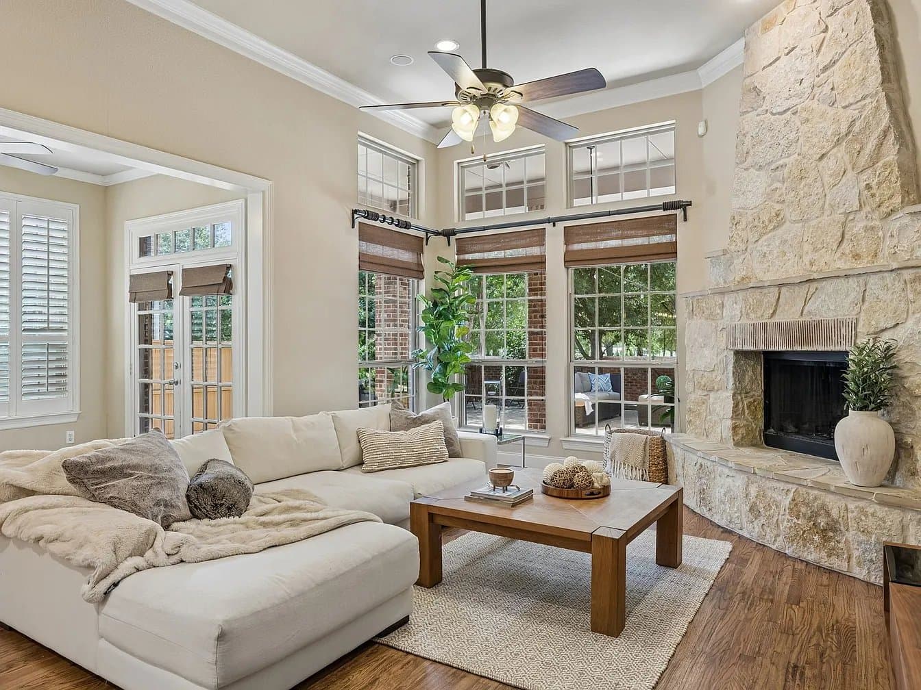 Lantana House: 9004 Cypress Creek Rd